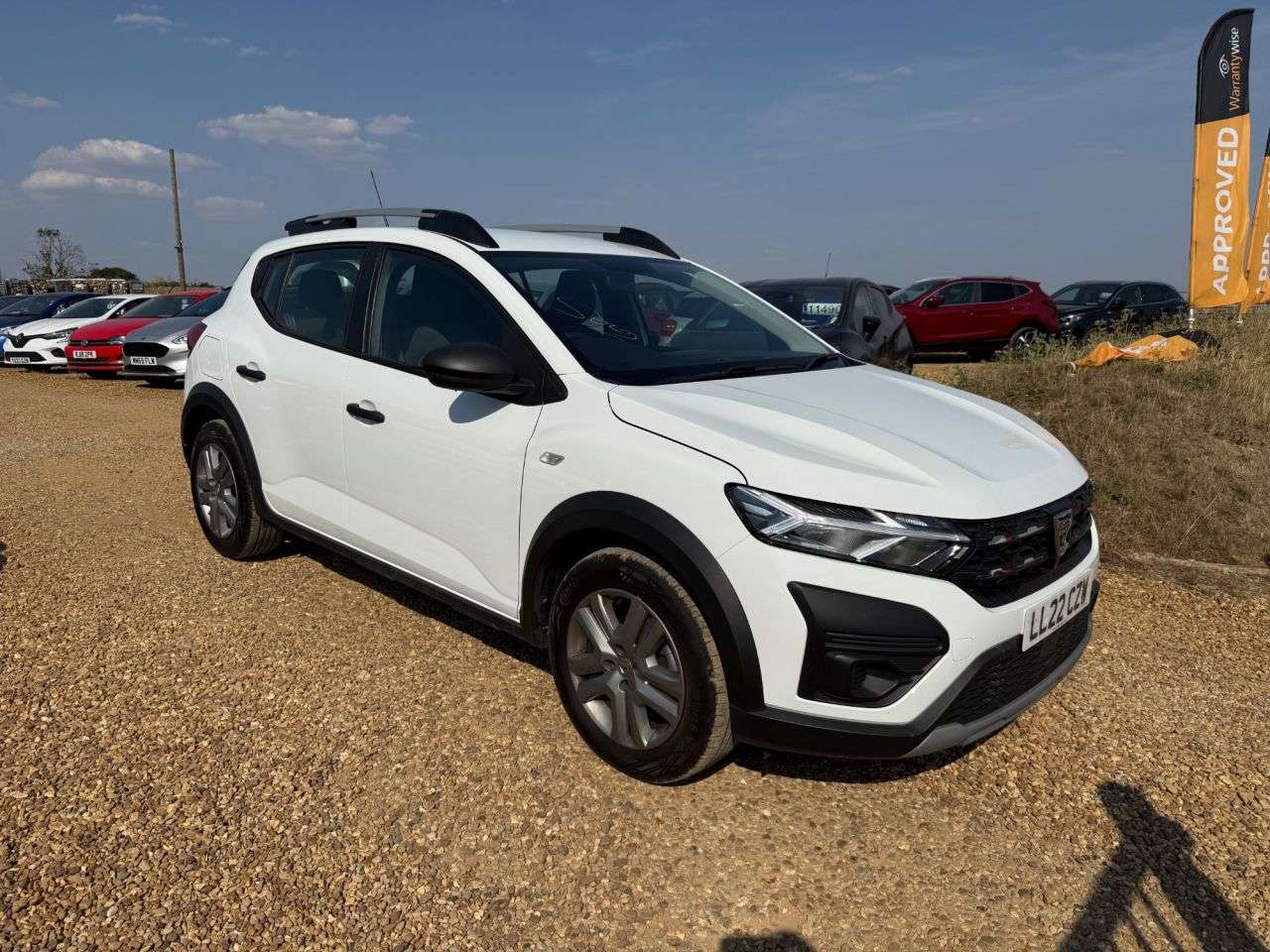 A 2022 DACIA SANDERO STEPWAY 1.0 TCe Essential Hatchback 5dr Petrol Manual Euro 6 (s/s) (90 ps) A 2022 DACIA SANDERO STEPWAY 1.0 TCe Essential Hatchback 5dr Petrol Manual Euro 6 (s/s) (90 ps)