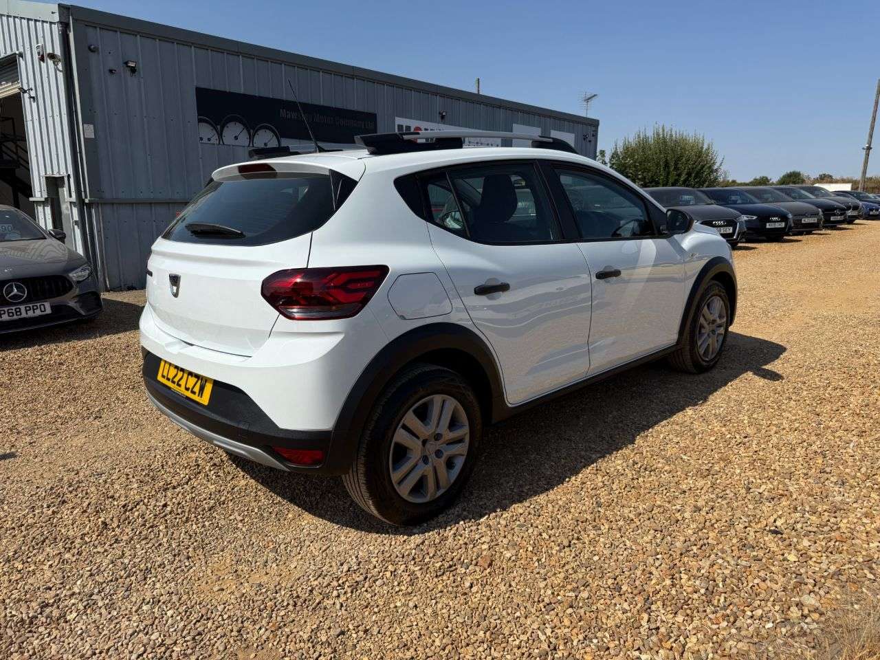 A 2022 DACIA SANDERO STEPWAY 1.0 TCe Essential Hatchback 5dr Petrol Manual Euro 6 (s/s) (90 ps) A 2022 DACIA SANDERO STEPWAY 1.0 TCe Essential Hatchback 5dr Petrol Manual Euro 6 (s/s) (90 ps)