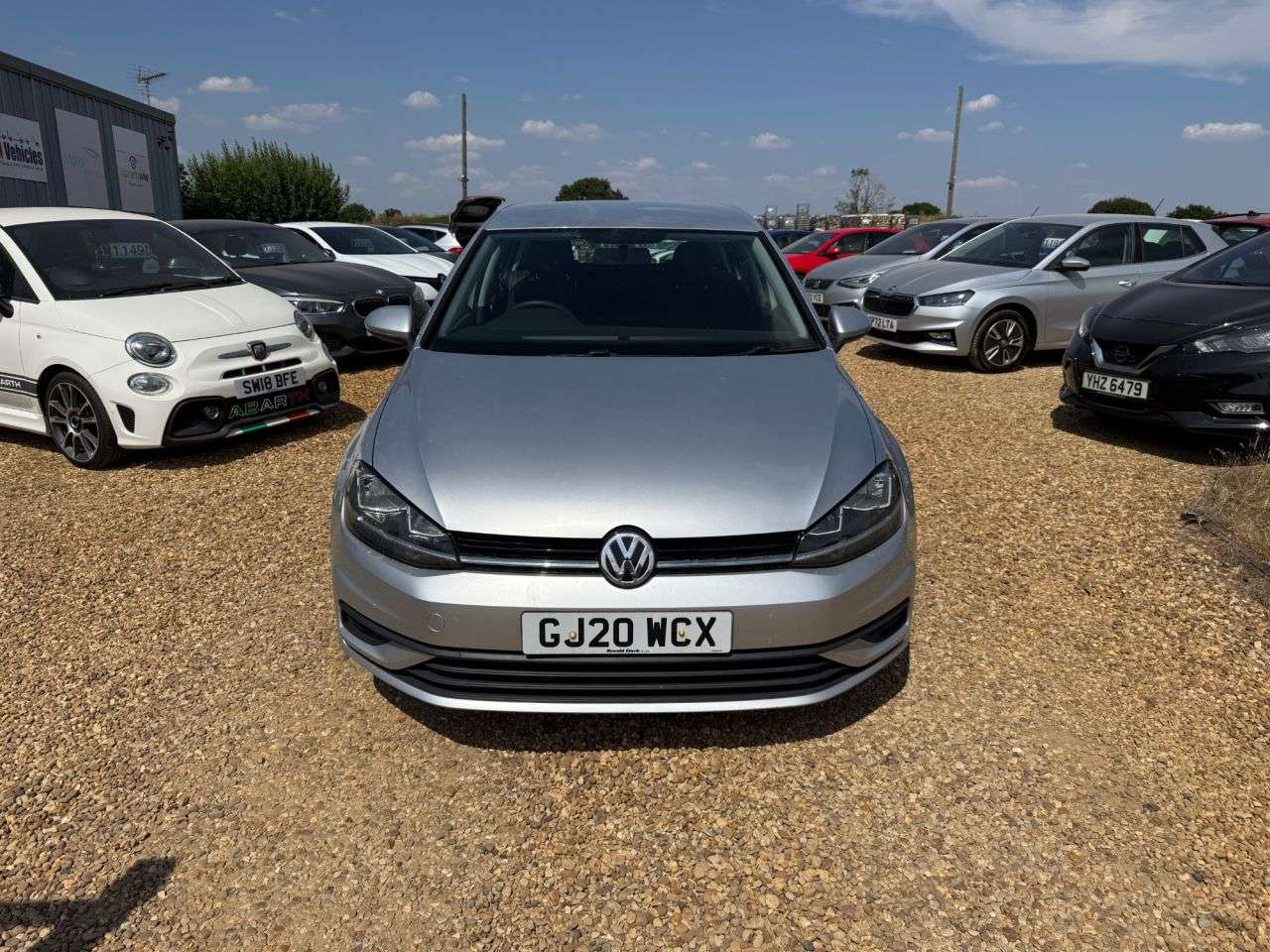 A 2020 VOLKSWAGEN GOLF 1.6 TDI S Hatchback 5dr Diesel Manual Euro 6 (s/s) (115 ps) A 2020 VOLKSWAGEN GOLF 1.6 TDI S Hatchback 5dr Diesel Manual Euro 6 (s/s) (115 ps)