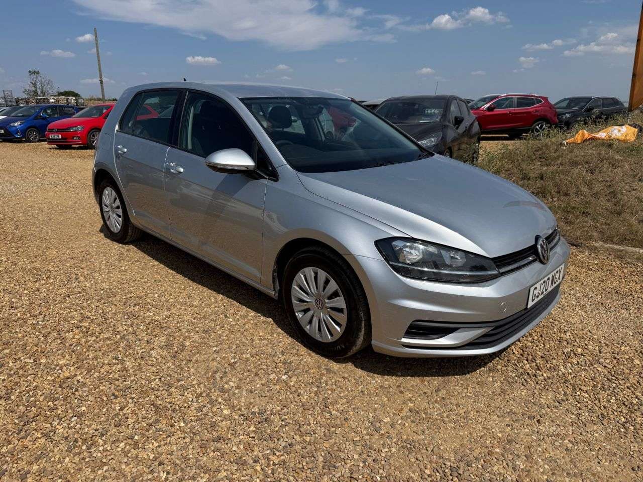A 2020 VOLKSWAGEN GOLF 1.6 TDI S Hatchback 5dr Diesel Manual Euro 6 (s/s) (115 ps) A 2020 VOLKSWAGEN GOLF 1.6 TDI S Hatchback 5dr Diesel Manual Euro 6 (s/s) (115 ps)