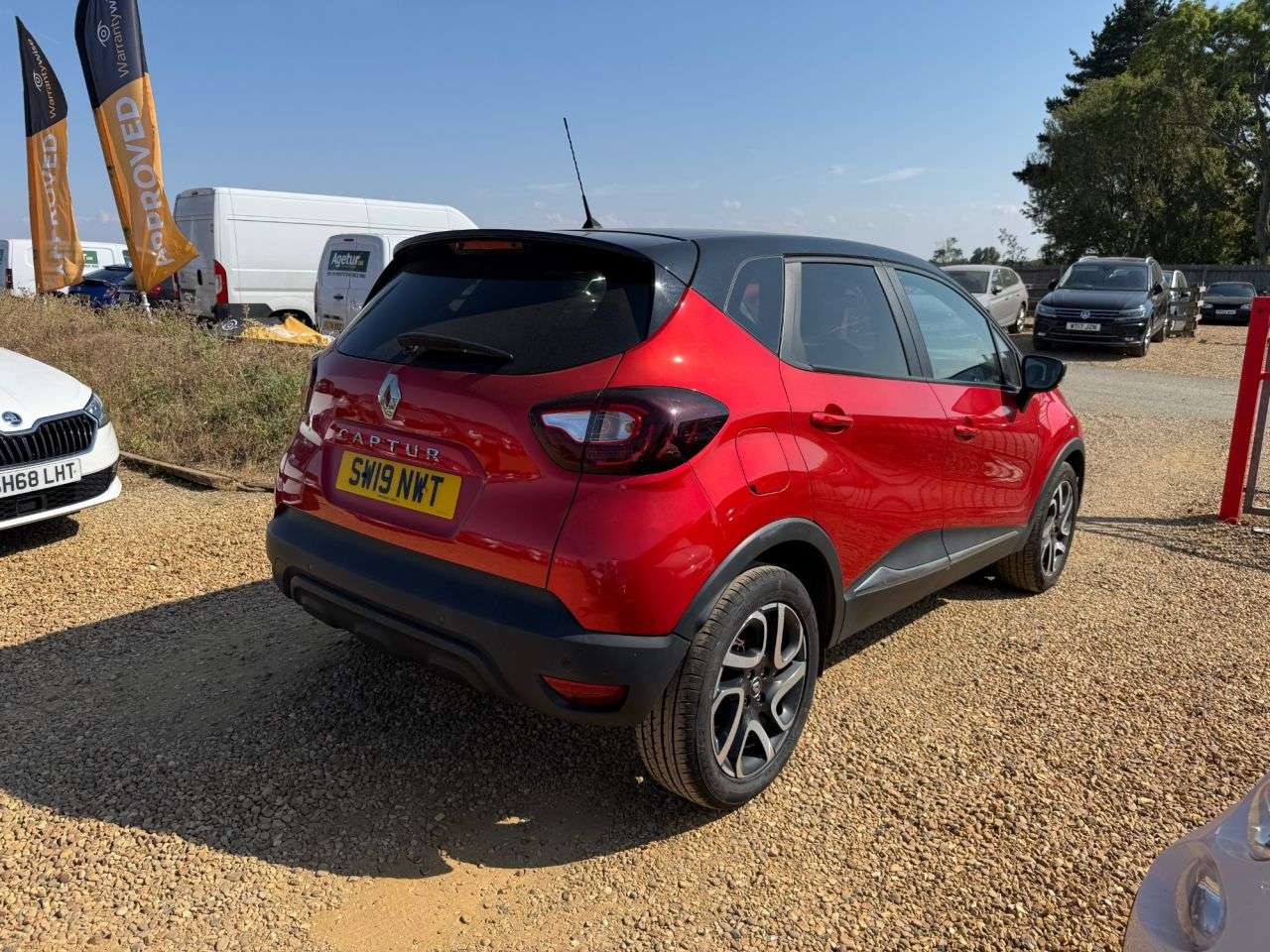 A 2019 RENAULT CAPTUR 0.9 TCe ENERGY Iconic SUV 5dr Petrol Manual Euro 6 (s/s) (90 ps) A 2019 RENAULT CAPTUR 0.9 TCe ENERGY Iconic SUV 5dr Petrol Manual Euro 6 (s/s) (90 ps)