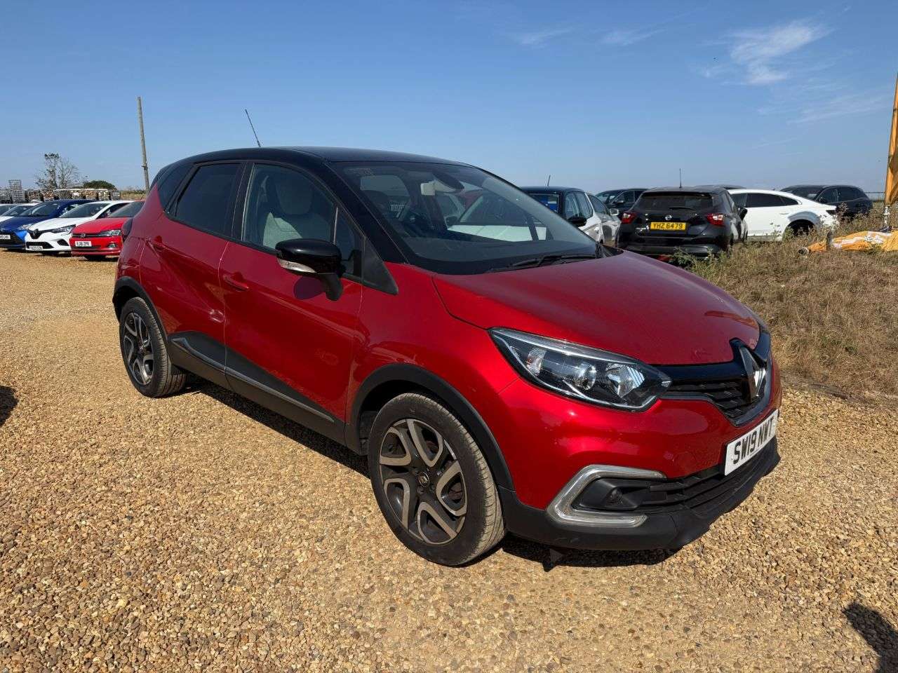 A 2019 RENAULT CAPTUR 0.9 TCe ENERGY Iconic SUV 5dr Petrol Manual Euro 6 (s/s) (90 ps) A 2019 RENAULT CAPTUR 0.9 TCe ENERGY Iconic SUV 5dr Petrol Manual Euro 6 (s/s) (90 ps)