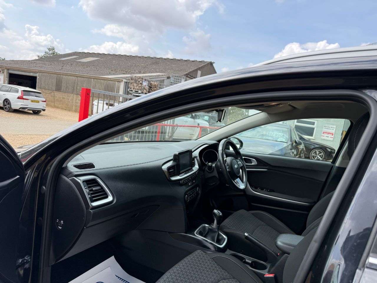 A 2019 KIA CEED 1.0 T-GDi ECO 2 Sportswagon 5dr Petrol Manual Euro 6 (s/s) (118 bhp) A 2019 KIA CEED 1.0 T-GDi ECO 2 Sportswagon 5dr Petrol Manual Euro 6 (s/s) (118 bhp)