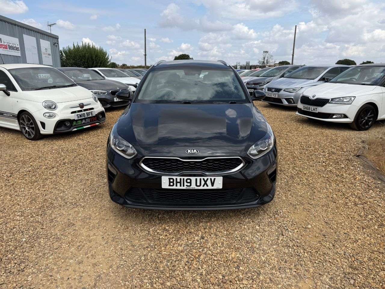 A 2019 KIA CEED 1.0 T-GDi ECO 2 Sportswagon 5dr Petrol Manual Euro 6 (s/s) (118 bhp) A 2019 KIA CEED 1.0 T-GDi ECO 2 Sportswagon 5dr Petrol Manual Euro 6 (s/s) (118 bhp)
