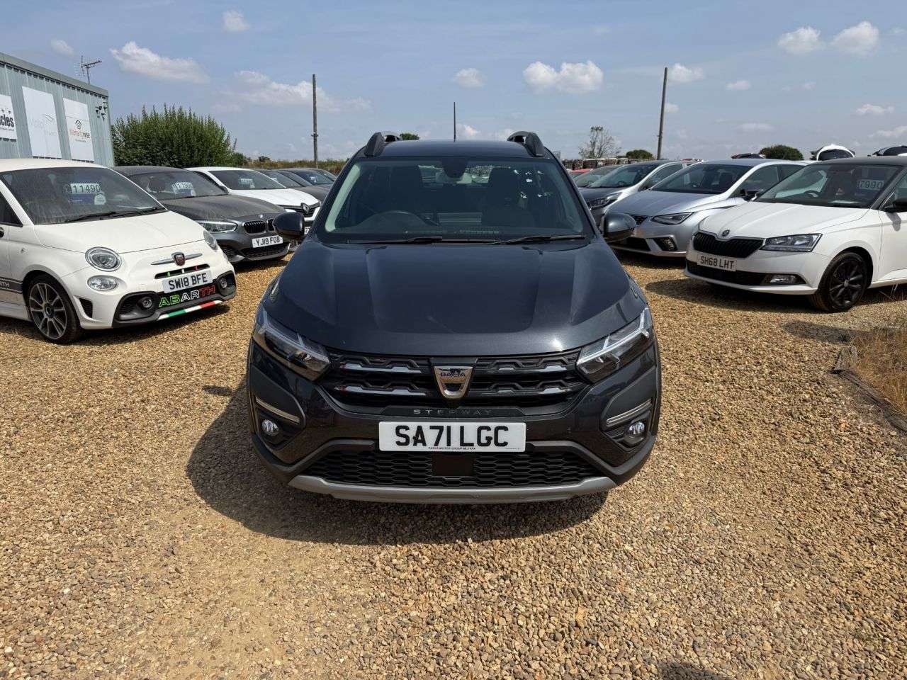 A 2021 DACIA SANDERO STEPWAY 1.0 TCe Comfort Hatchback 5dr Petrol Manual Euro 6 (s/s) (90 ps) A 2021 DACIA SANDERO STEPWAY 1.0 TCe Comfort Hatchback 5dr Petrol Manual Euro 6 (s/s) (90 ps)