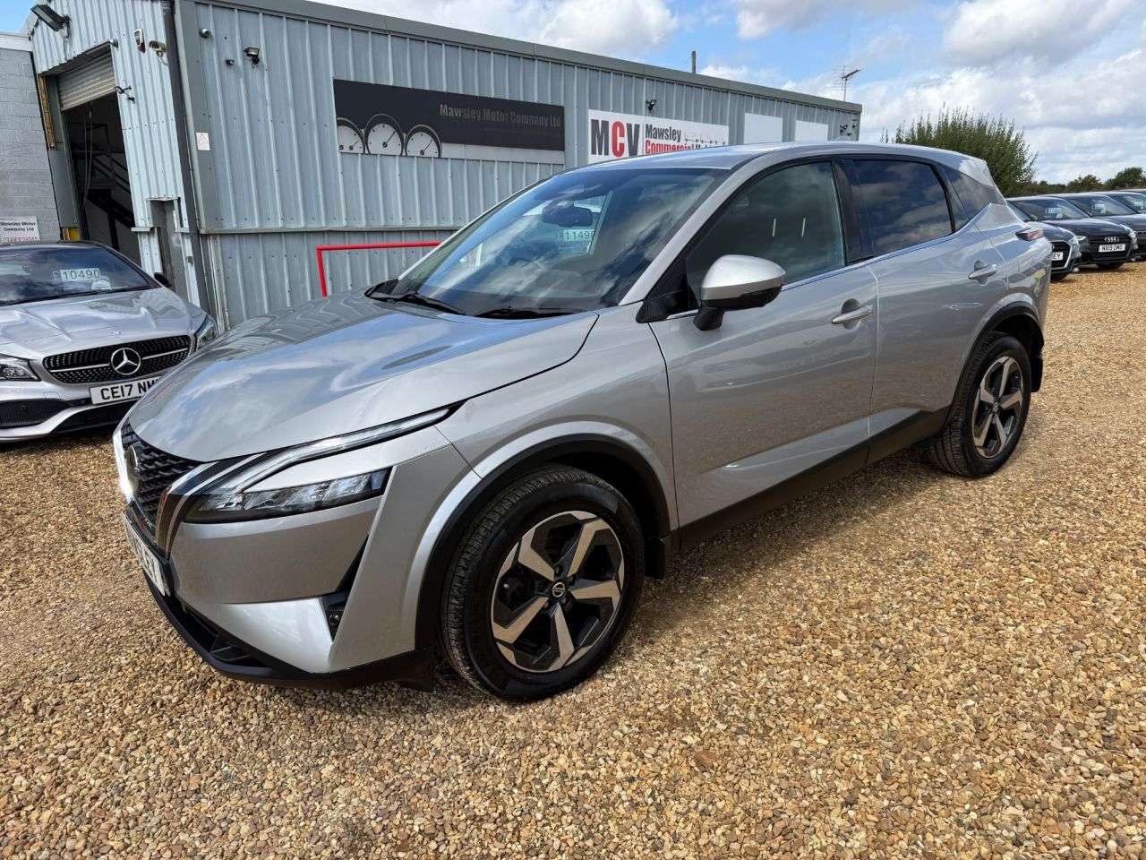 A 2022 NISSAN QASHQAI 1.3 DIG-T MHEV N-Connecta SUV 5dr Petrol Hybrid Manual Euro 6 (s/s) (140 ps A 2022 NISSAN QASHQAI 1.3 DIG-T MHEV N-Connecta SUV 5dr Petrol Hybrid Manual Euro 6 (s/s) (140 ps