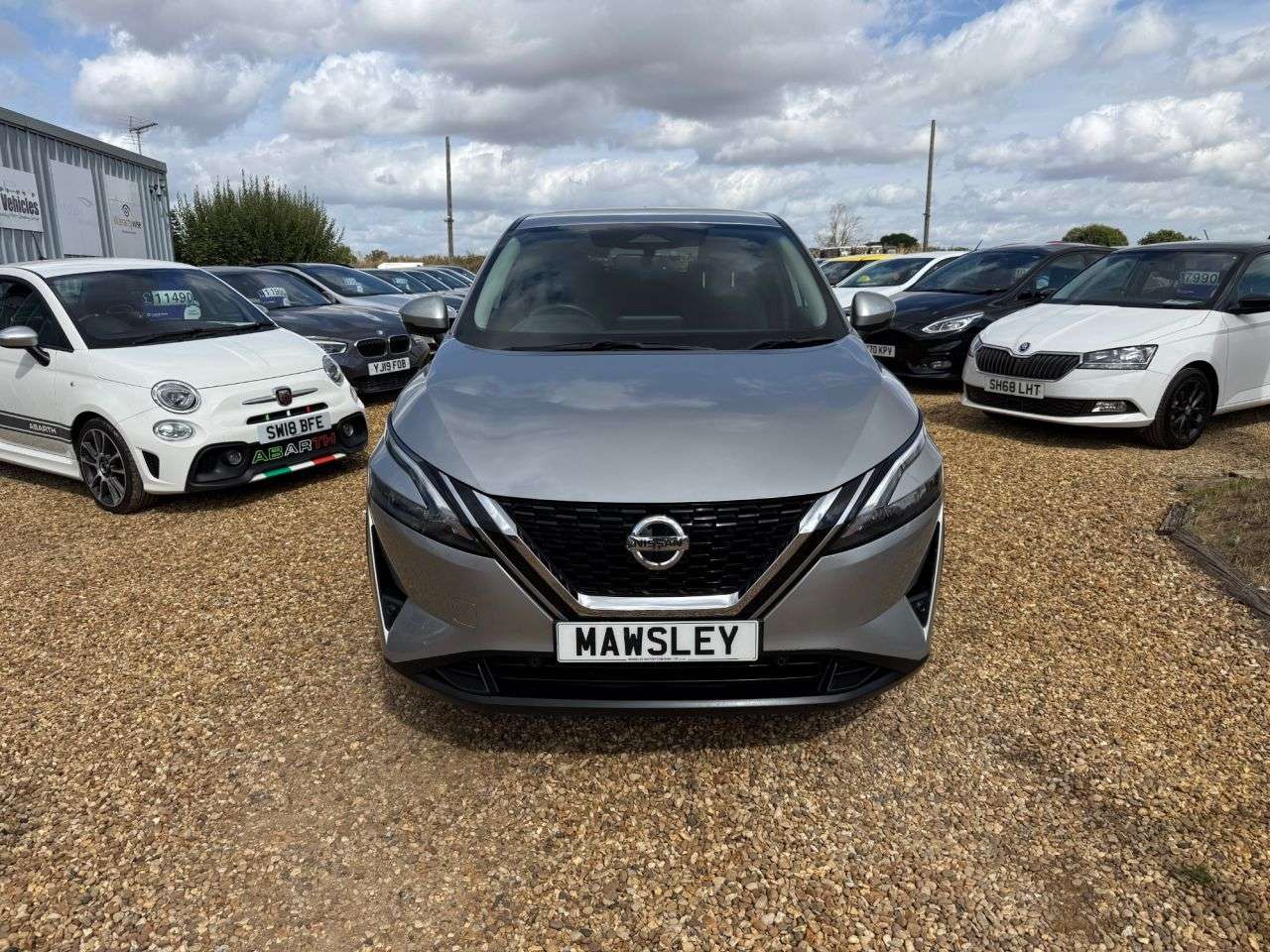 A 2022 NISSAN QASHQAI 1.3 DIG-T MHEV N-Connecta SUV 5dr Petrol Hybrid Manual Euro 6 (s/s) (140 ps A 2022 NISSAN QASHQAI 1.3 DIG-T MHEV N-Connecta SUV 5dr Petrol Hybrid Manual Euro 6 (s/s) (140 ps