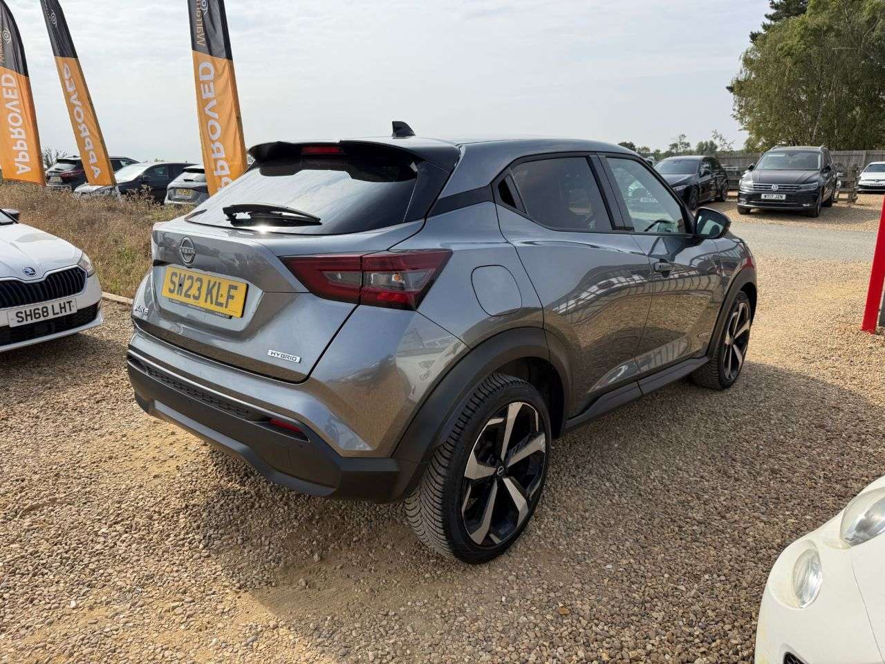 A 2023 NISSAN JUKE 1.6 Tekna SUV 5dr Petrol Hybrid Auto Euro 6 (143 ps) A 2023 NISSAN JUKE 1.6 Tekna SUV 5dr Petrol Hybrid Auto Euro 6 (143 ps)