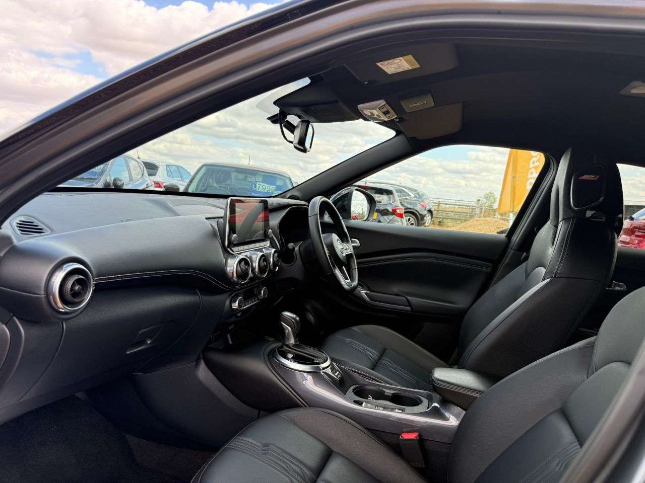 A 2023 NISSAN JUKE 1.6 Tekna SUV 5dr Petrol Hybrid Auto Euro 6 (143 ps) A 2023 NISSAN JUKE 1.6 Tekna SUV 5dr Petrol Hybrid Auto Euro 6 (143 ps)