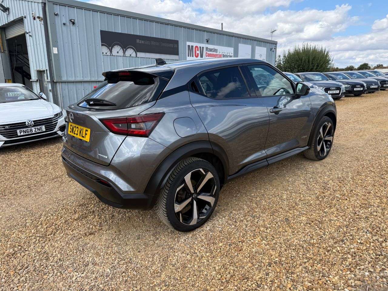 A 2023 NISSAN JUKE 1.6 Tekna SUV 5dr Petrol Hybrid Auto Euro 6 (143 ps) A 2023 NISSAN JUKE 1.6 Tekna SUV 5dr Petrol Hybrid Auto Euro 6 (143 ps)