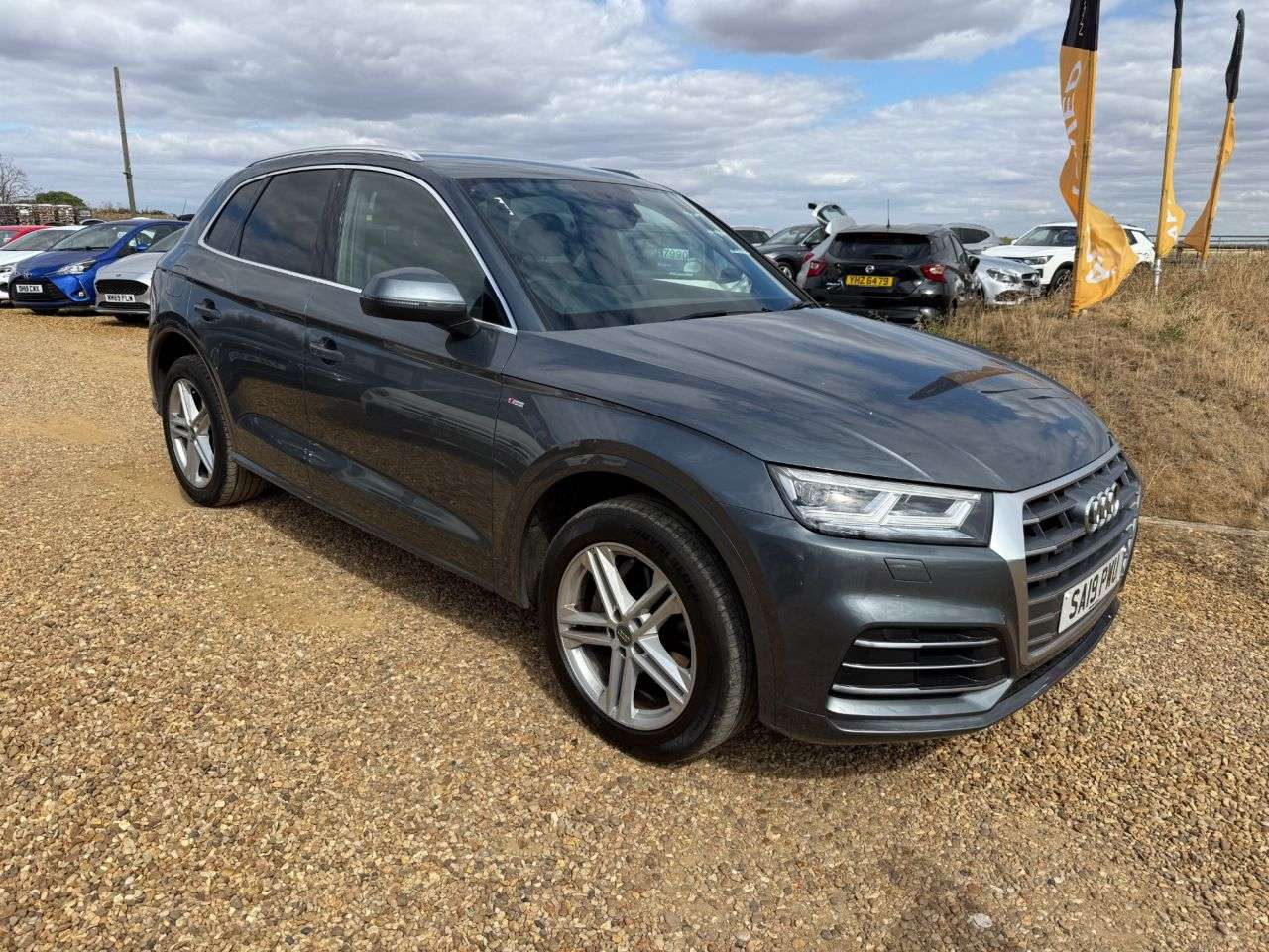 A 2019 AUDI Q5 2.0 TDI 40 S line SUV 5dr Diesel S Tronic quattro Euro 6 (s/s) (190 ps) A 2019 AUDI Q5 2.0 TDI 40 S line SUV 5dr Diesel S Tronic quattro Euro 6 (s/s) (190 ps)