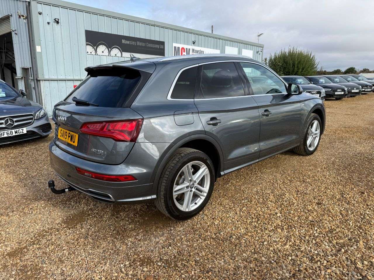 A 2019 AUDI Q5 2.0 TDI 40 S line SUV 5dr Diesel S Tronic quattro Euro 6 (s/s) (190 ps) A 2019 AUDI Q5 2.0 TDI 40 S line SUV 5dr Diesel S Tronic quattro Euro 6 (s/s) (190 ps)