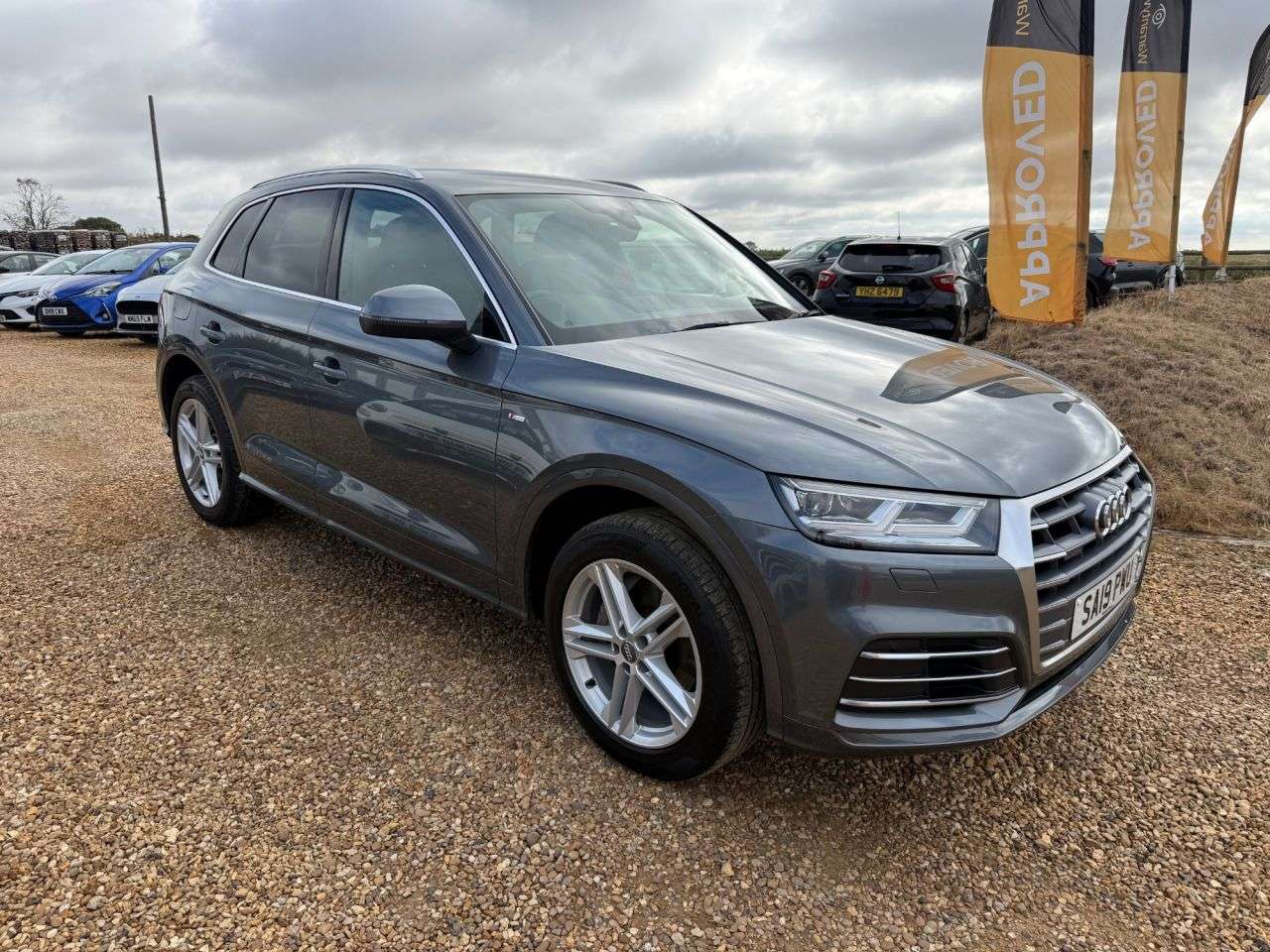 A 2019 AUDI Q5 2.0 TDI 40 S line SUV 5dr Diesel S Tronic quattro Euro 6 (s/s) (190 ps) A 2019 AUDI Q5 2.0 TDI 40 S line SUV 5dr Diesel S Tronic quattro Euro 6 (s/s) (190 ps)
