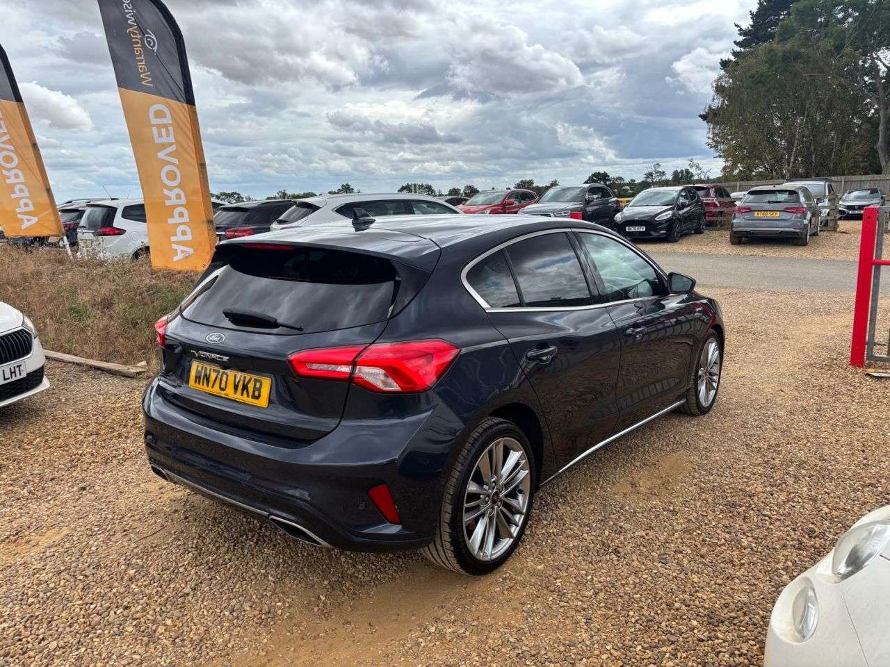 A 2020 FORD FOCUS 1.0T EcoBoost Vignale Hatchback 5dr Petrol Manual Euro 6 (s/s) (125 ps) A 2020 FORD FOCUS 1.0T EcoBoost Vignale Hatchback 5dr Petrol Manual Euro 6 (s/s) (125 ps)