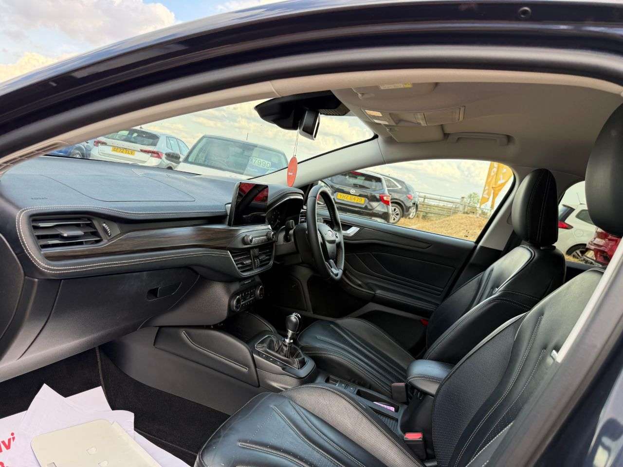 A 2020 FORD FOCUS 1.0T EcoBoost Vignale Hatchback 5dr Petrol Manual Euro 6 (s/s) (125 ps) A 2020 FORD FOCUS 1.0T EcoBoost Vignale Hatchback 5dr Petrol Manual Euro 6 (s/s) (125 ps)