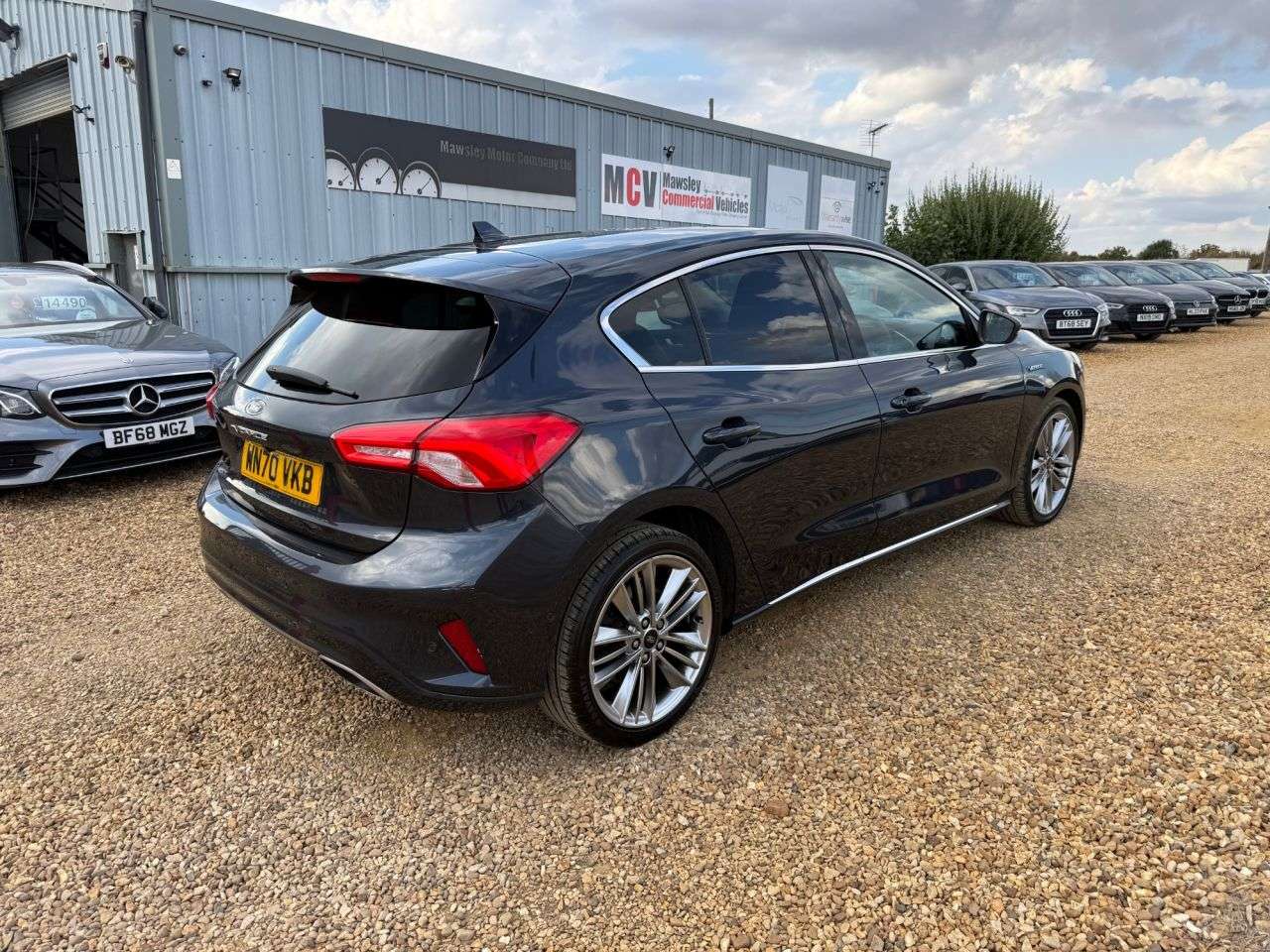 A 2020 FORD FOCUS 1.0T EcoBoost Vignale Hatchback 5dr Petrol Manual Euro 6 (s/s) (125 ps) A 2020 FORD FOCUS 1.0T EcoBoost Vignale Hatchback 5dr Petrol Manual Euro 6 (s/s) (125 ps)