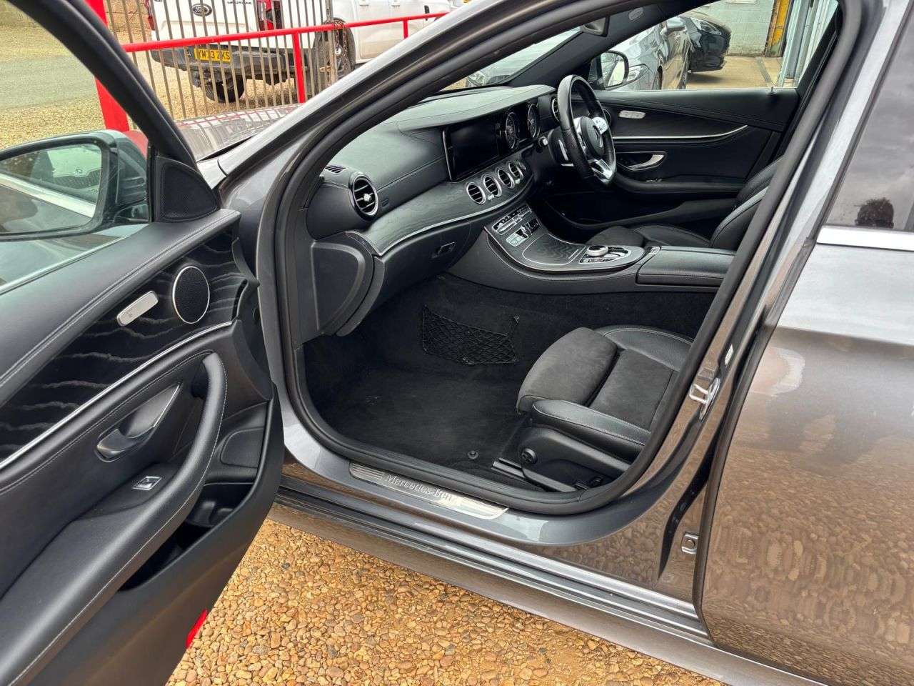 A 2018 MERCEDES-BENZ E CLASS 2.0 E220d AMG Line Estate 5dr Diesel G-Tronic+ Euro 6 (s/s) (194 ps) A 2018 MERCEDES-BENZ E CLASS 2.0 E220d AMG Line Estate 5dr Diesel G-Tronic+ Euro 6 (s/s) (194 ps)