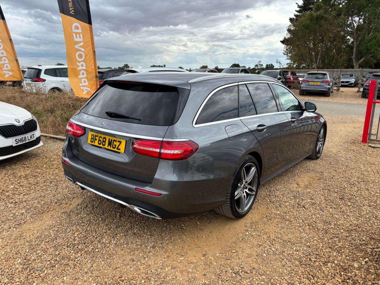 A 2018 MERCEDES-BENZ E CLASS 2.0 E220d AMG Line Estate 5dr Diesel G-Tronic+ Euro 6 (s/s) (194 ps) A 2018 MERCEDES-BENZ E CLASS 2.0 E220d AMG Line Estate 5dr Diesel G-Tronic+ Euro 6 (s/s) (194 ps)