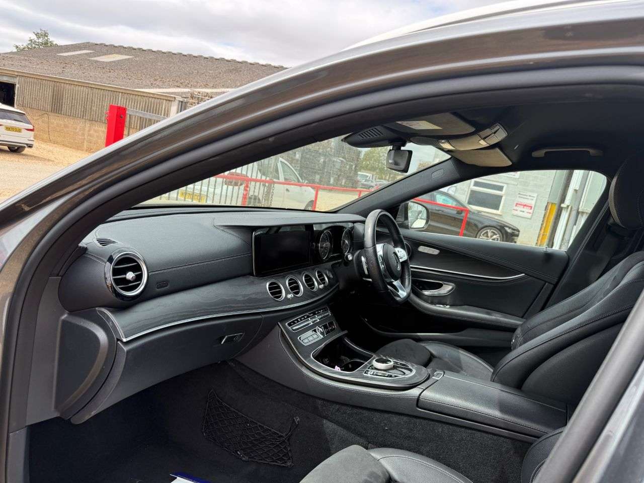 A 2018 MERCEDES-BENZ E CLASS 2.0 E220d AMG Line Estate 5dr Diesel G-Tronic+ Euro 6 (s/s) (194 ps) A 2018 MERCEDES-BENZ E CLASS 2.0 E220d AMG Line Estate 5dr Diesel G-Tronic+ Euro 6 (s/s) (194 ps)