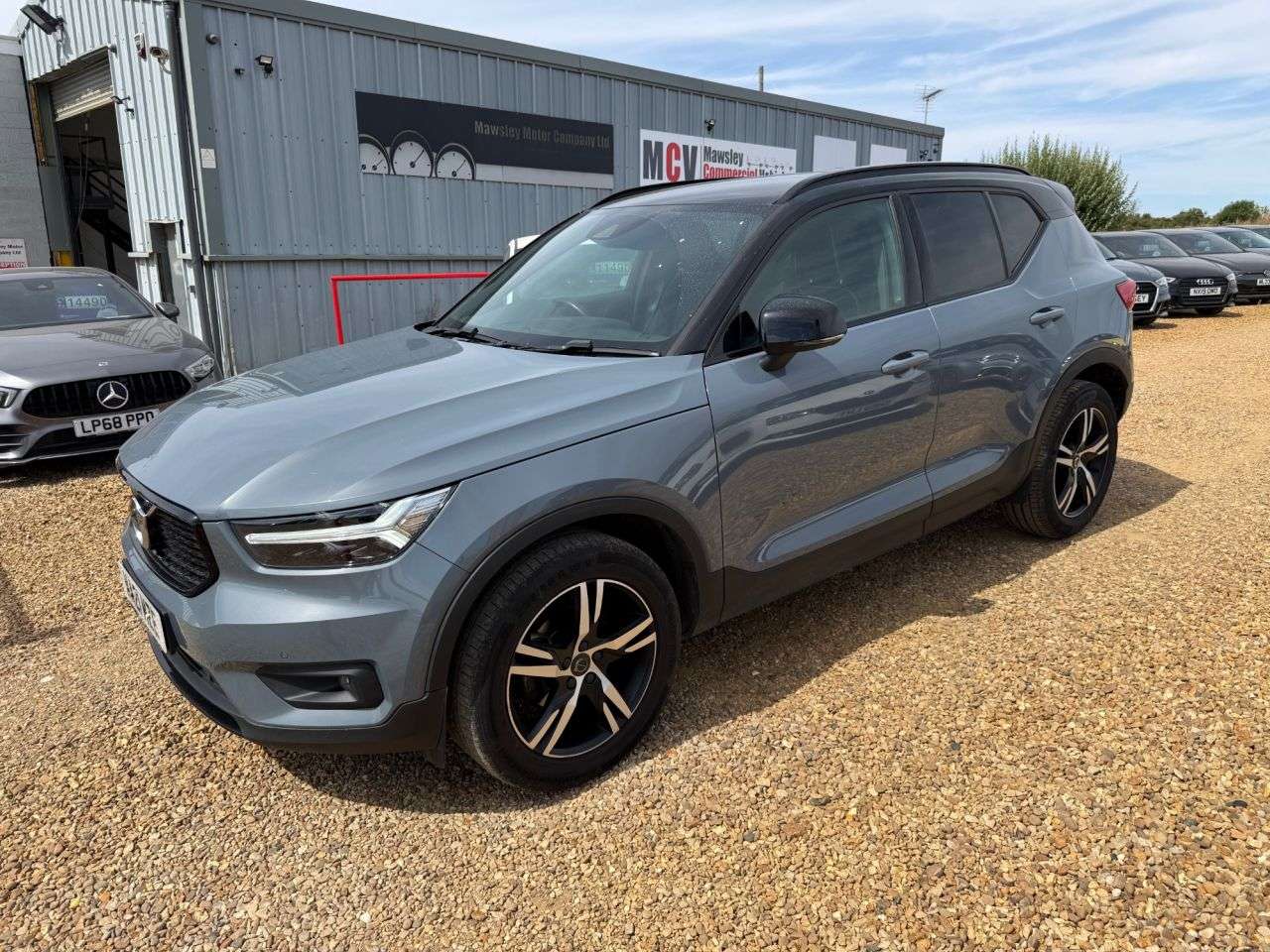 2021 VOLVO XC40 2021 VOLVO XC40