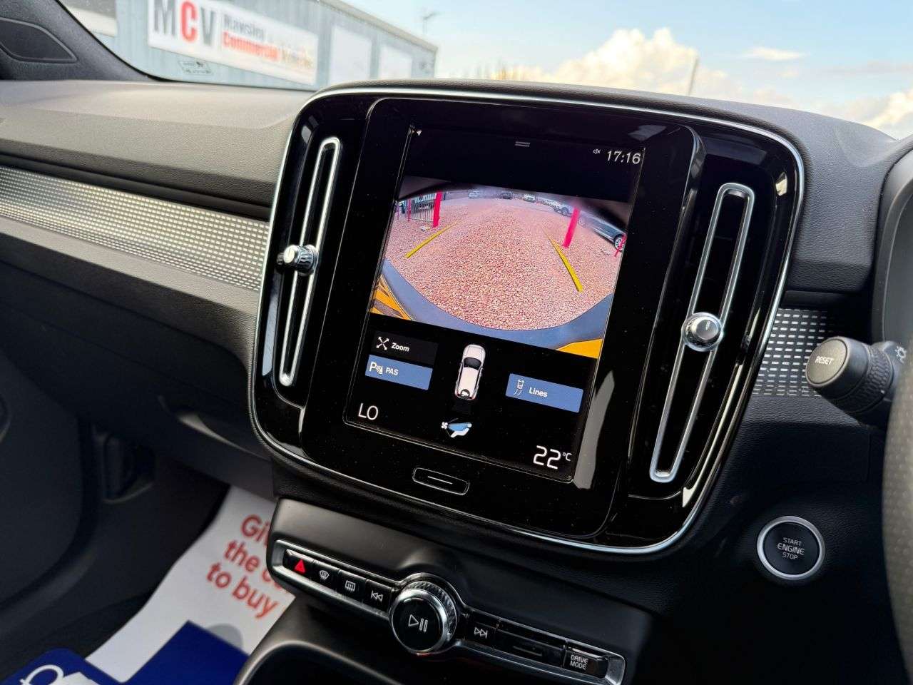 2021 VOLVO XC40 2021 VOLVO XC40