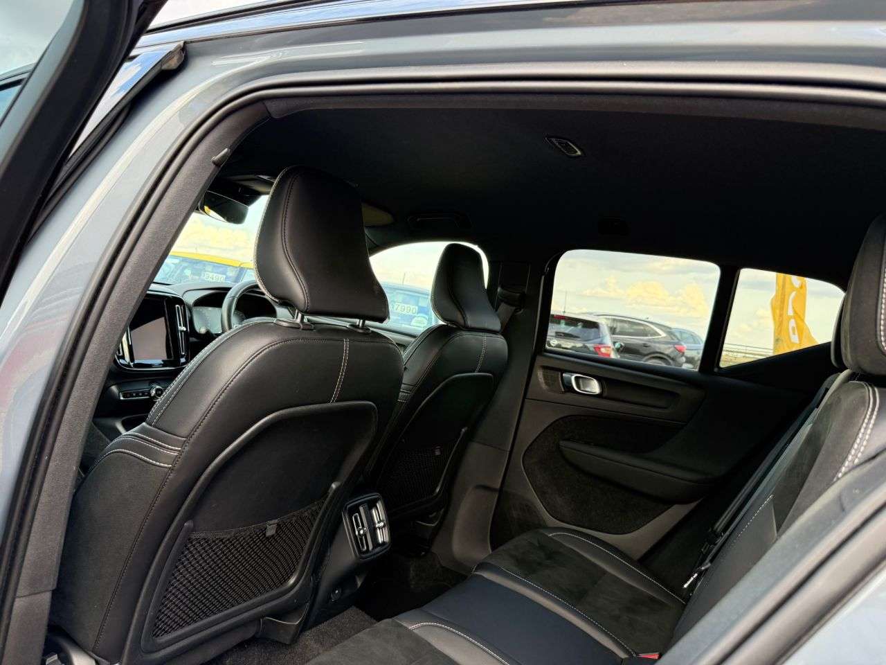 2021 VOLVO XC40 2021 VOLVO XC40