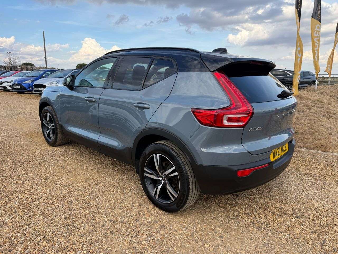 2021 VOLVO XC40 2021 VOLVO XC40