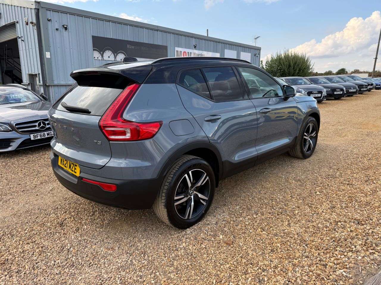 A 2021 VOLVO XC40 1.5 T3 R-Design SUV 5dr Petrol Auto Euro 6 (s/s) (163 ps) A 2021 VOLVO XC40 1.5 T3 R-Design SUV 5dr Petrol Auto Euro 6 (s/s) (163 ps)
