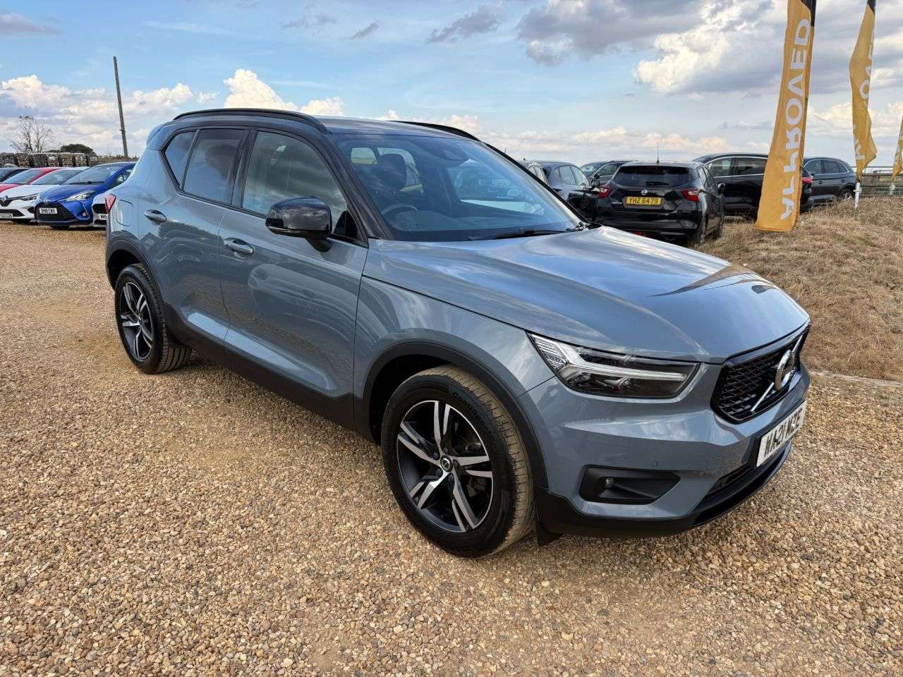 2021 VOLVO XC40 2021 VOLVO XC40
