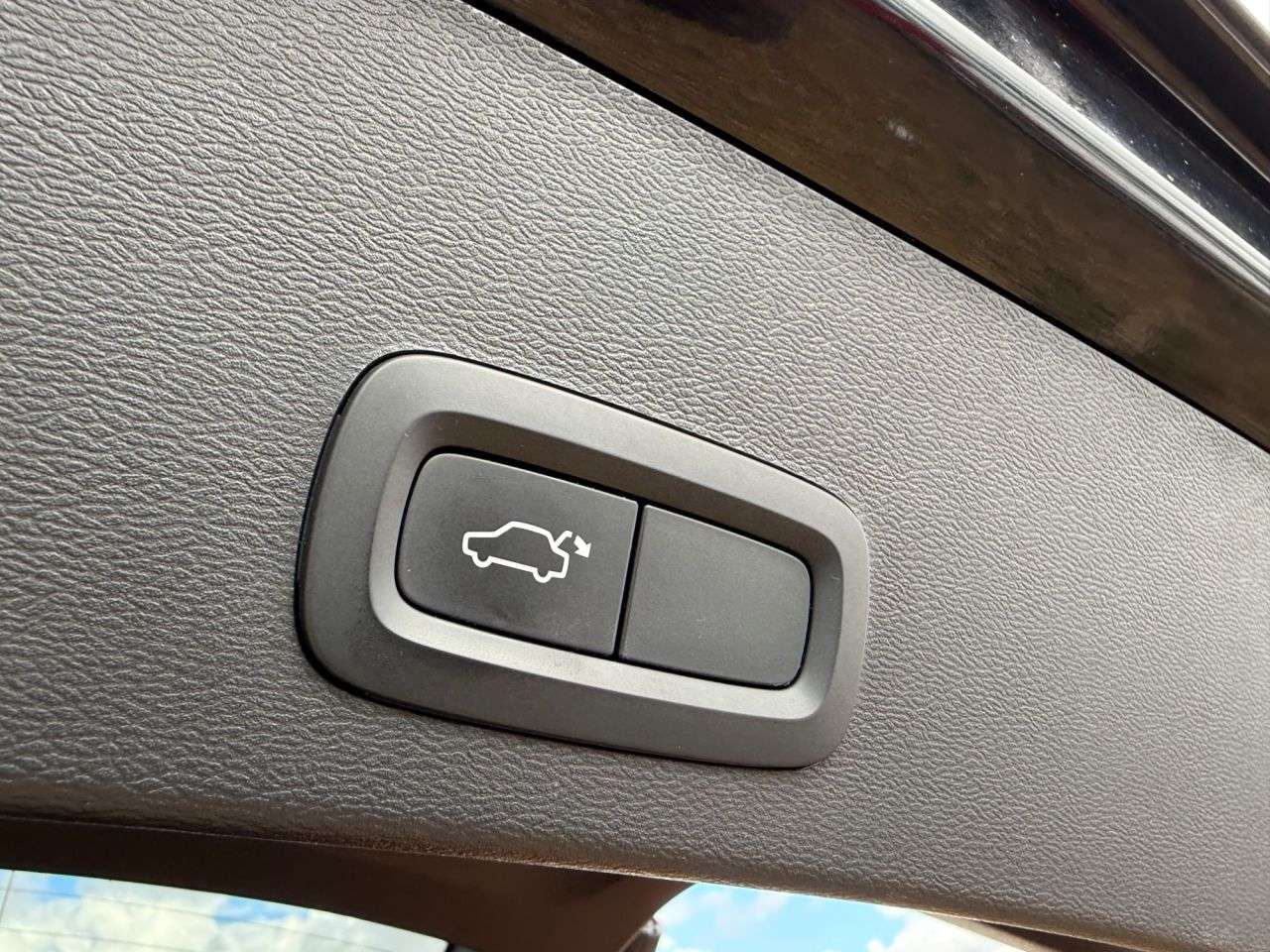 2020 VOLVO XC40 2020 VOLVO XC40