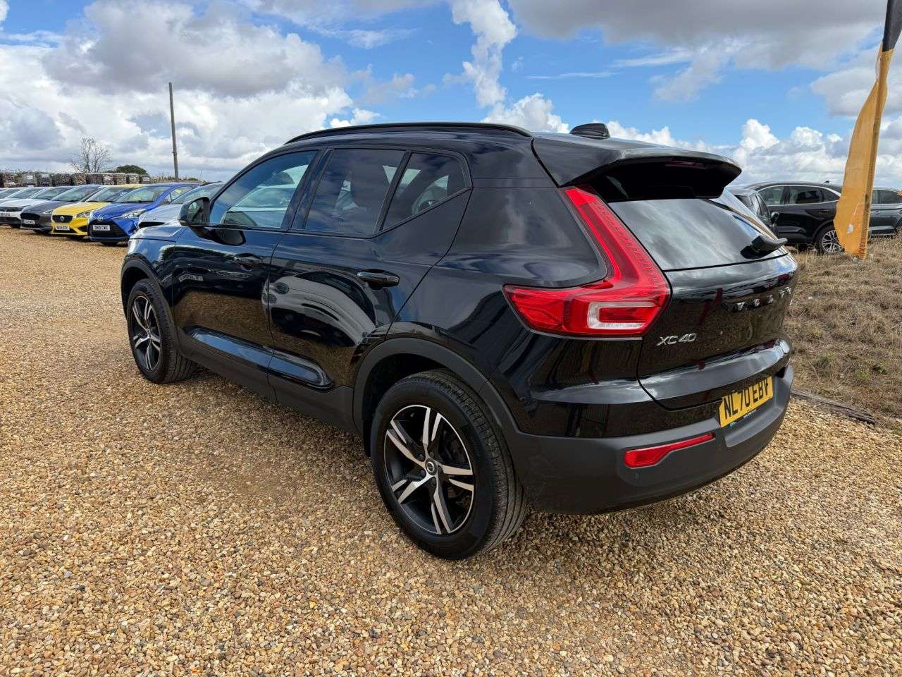 2020 VOLVO XC40 2020 VOLVO XC40