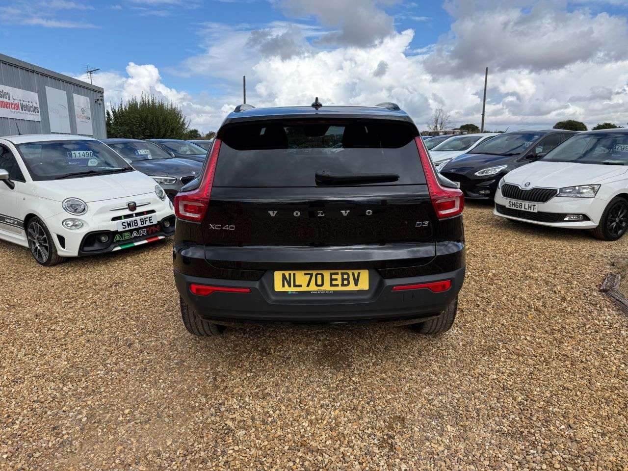 2020 VOLVO XC40 2020 VOLVO XC40