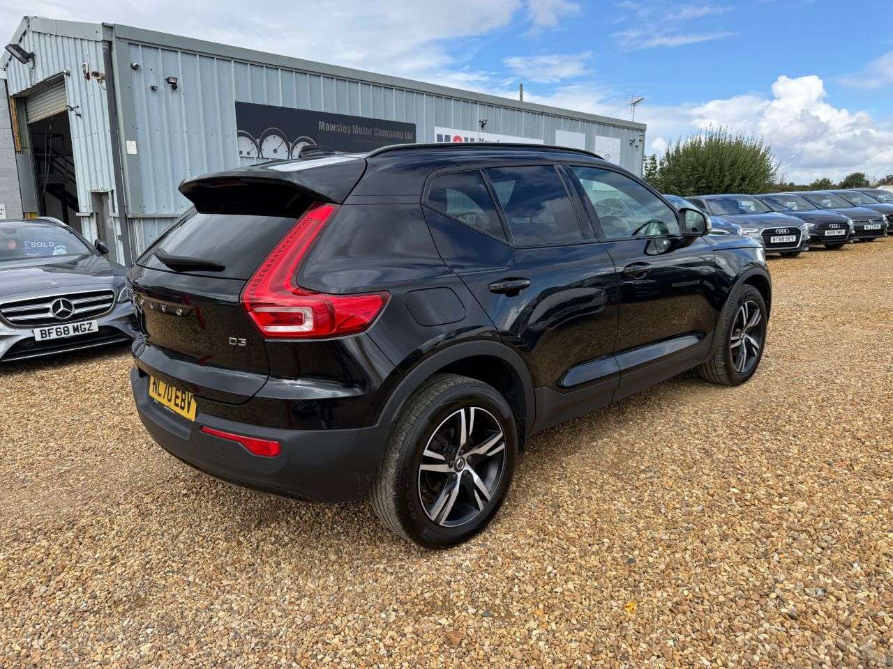 A 2020 VOLVO XC40 2.0 D3 R-Design SUV 5dr Diesel Manual Euro 6 (s/s) (150 ps) A 2020 VOLVO XC40 2.0 D3 R-Design SUV 5dr Diesel Manual Euro 6 (s/s) (150 ps)