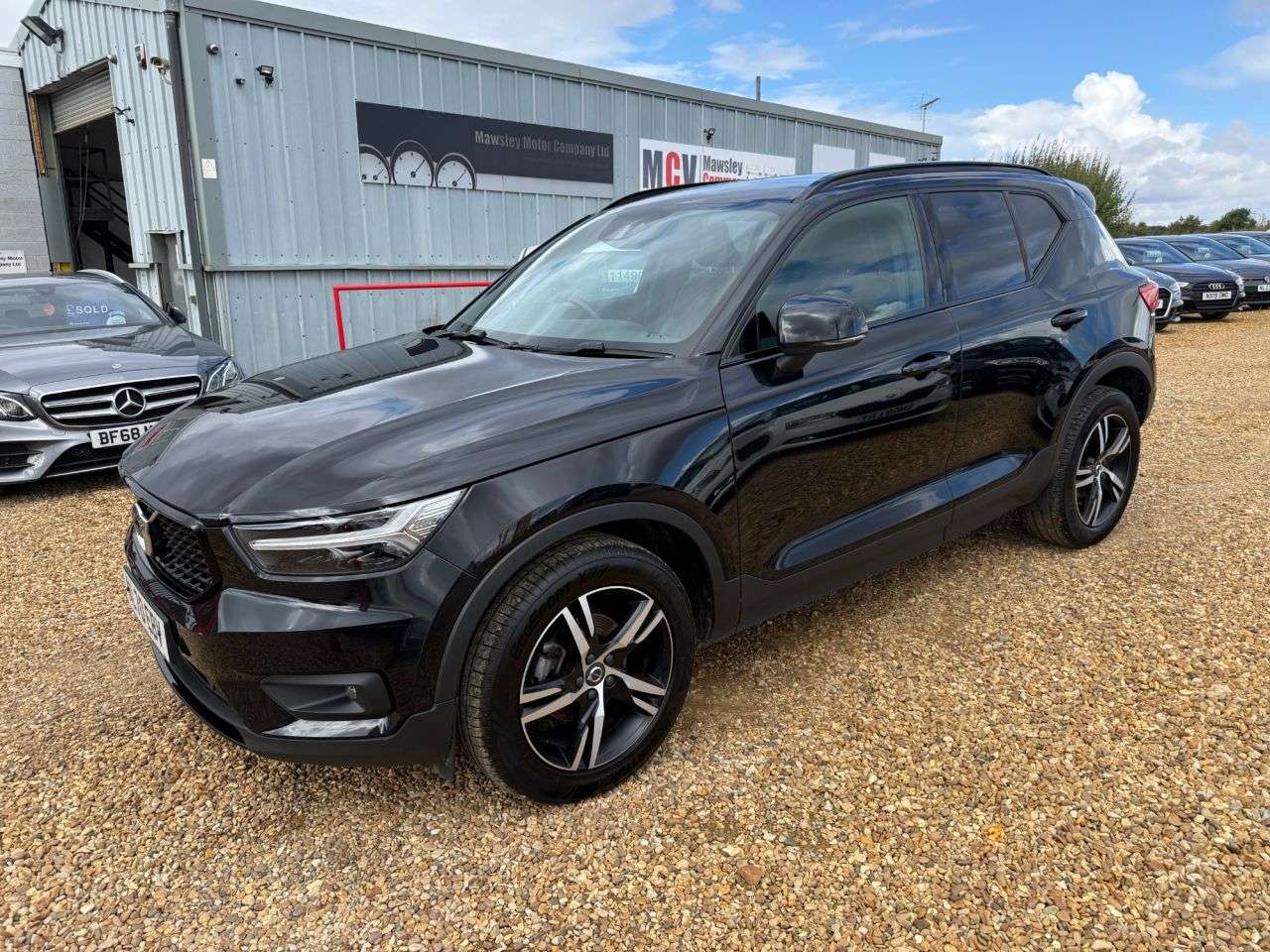 A 2020 VOLVO XC40 2.0 D3 R-Design SUV 5dr Diesel Manual Euro 6 (s/s) (150 ps) A 2020 VOLVO XC40 2.0 D3 R-Design SUV 5dr Diesel Manual Euro 6 (s/s) (150 ps)