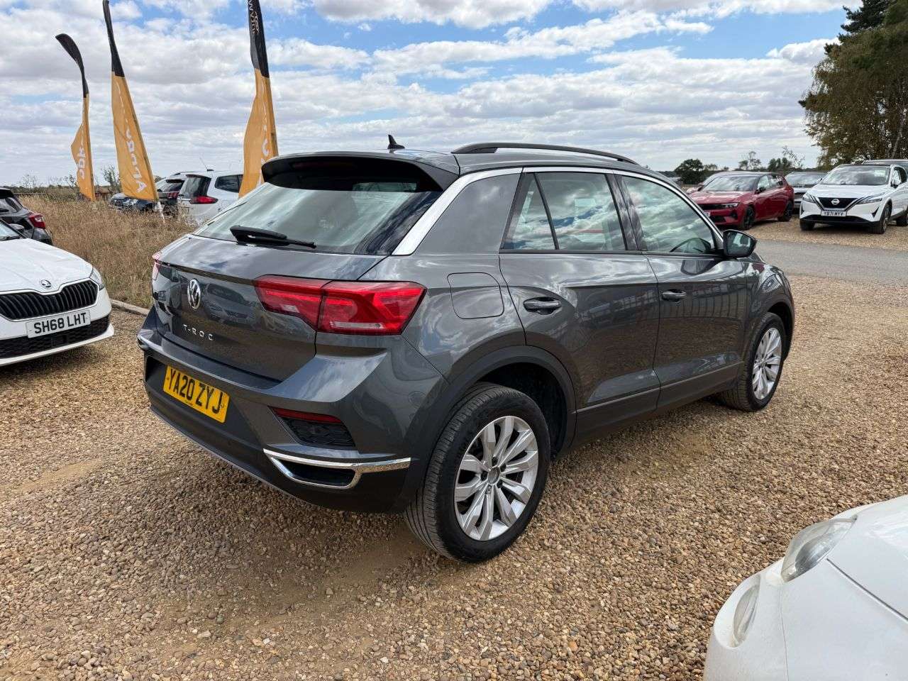 A 2020 VOLKSWAGEN T-ROC 1.0 TSI GPF SE SUV 5dr Petrol Manual Euro 6 (s/s) (115 ps) A 2020 VOLKSWAGEN T-ROC 1.0 TSI GPF SE SUV 5dr Petrol Manual Euro 6 (s/s) (115 ps)