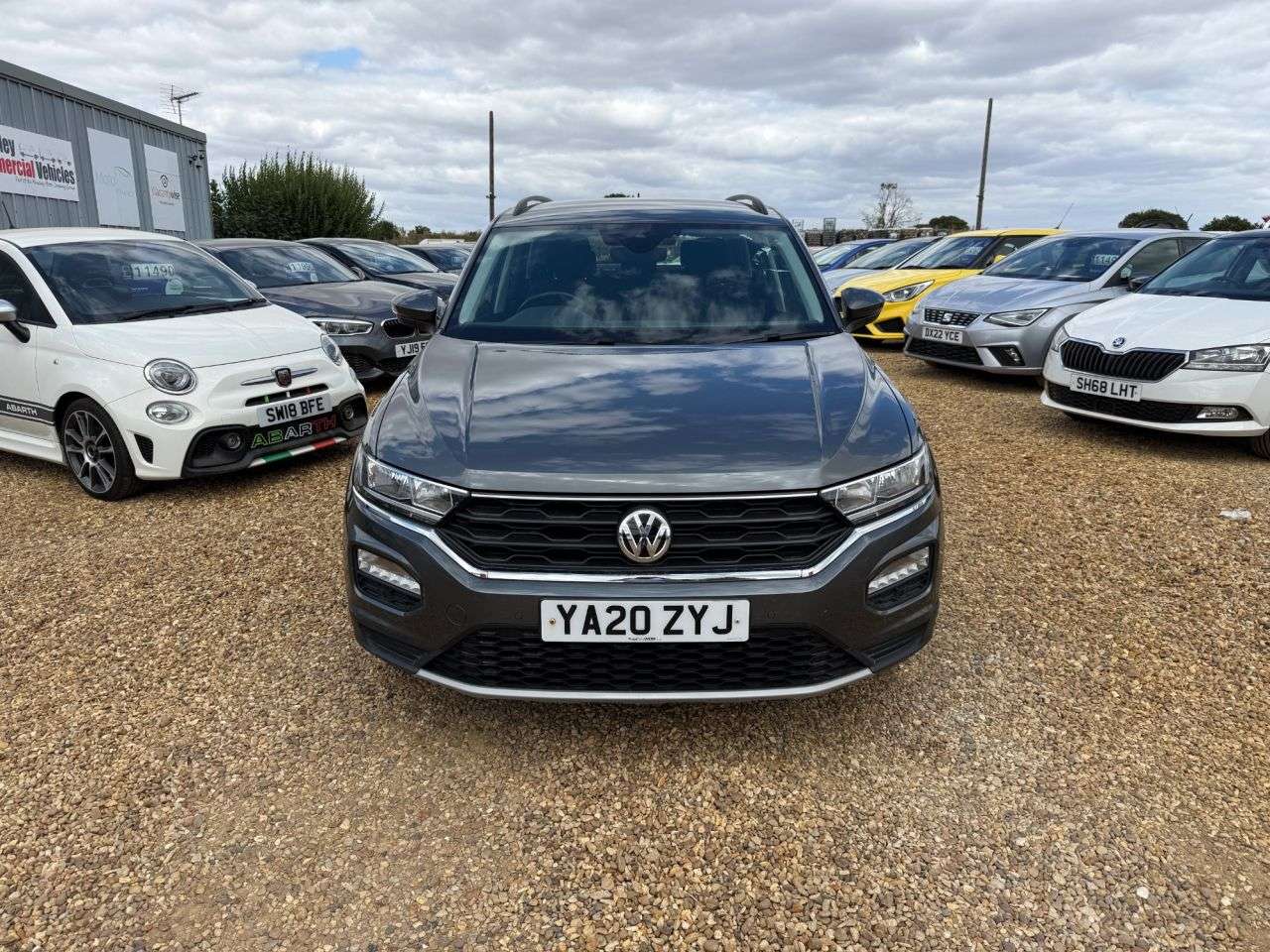 A 2020 VOLKSWAGEN T-ROC 1.0 TSI GPF SE SUV 5dr Petrol Manual Euro 6 (s/s) (115 ps) A 2020 VOLKSWAGEN T-ROC 1.0 TSI GPF SE SUV 5dr Petrol Manual Euro 6 (s/s) (115 ps)