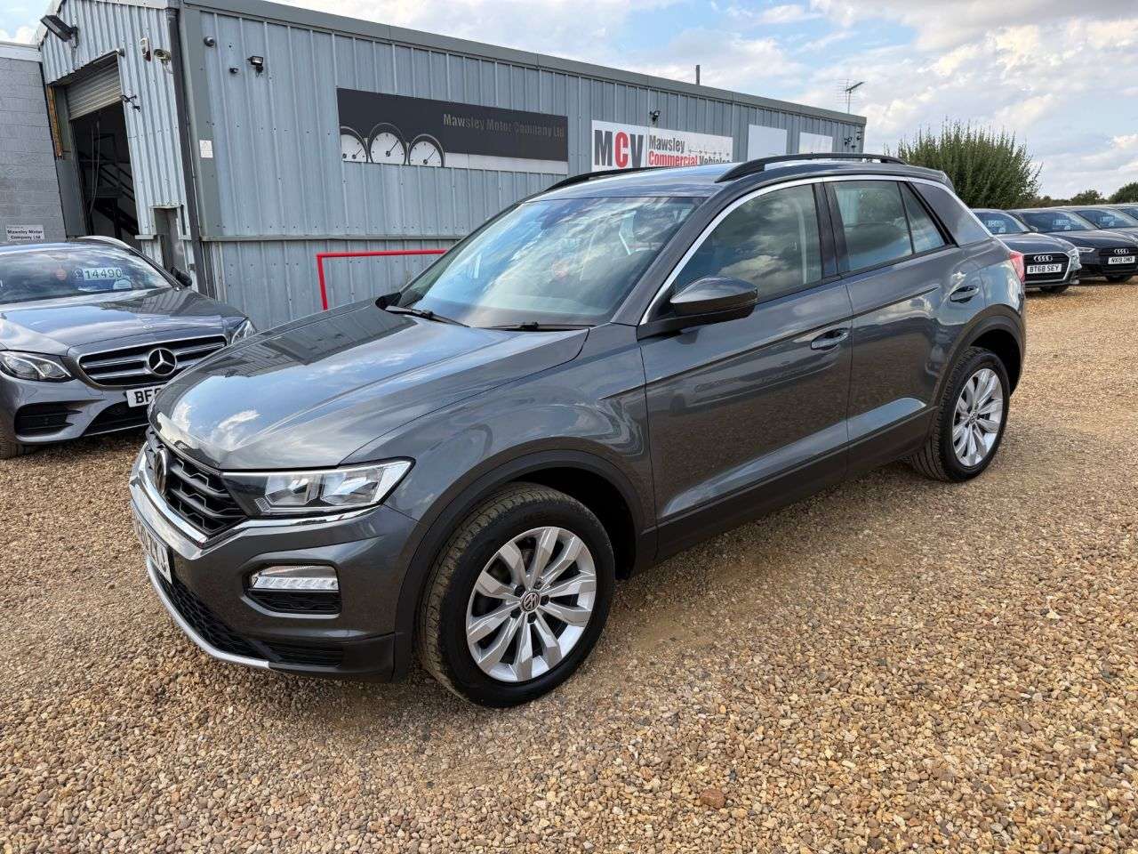 A 2020 VOLKSWAGEN T-ROC 1.0 TSI GPF SE SUV 5dr Petrol Manual Euro 6 (s/s) (115 ps) A 2020 VOLKSWAGEN T-ROC 1.0 TSI GPF SE SUV 5dr Petrol Manual Euro 6 (s/s) (115 ps)