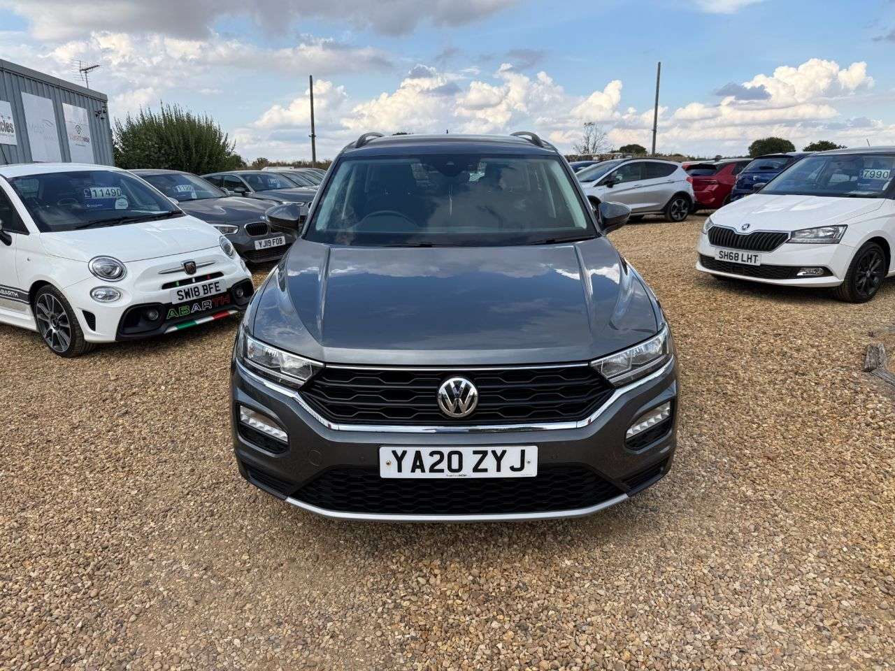 A 2020 VOLKSWAGEN T-ROC 1.0 TSI GPF SE SUV 5dr Petrol Manual Euro 6 (s/s) (115 ps) A 2020 VOLKSWAGEN T-ROC 1.0 TSI GPF SE SUV 5dr Petrol Manual Euro 6 (s/s) (115 ps)