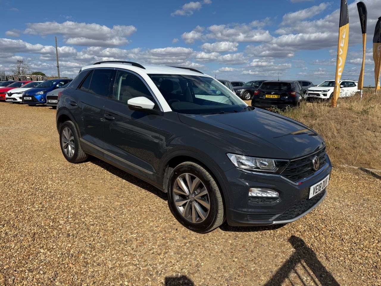 A 2018 VOLKSWAGEN T-ROC 1.0 TSI Design SUV 5dr Petrol Manual Euro 6 (s/s) (115 ps) A 2018 VOLKSWAGEN T-ROC 1.0 TSI Design SUV 5dr Petrol Manual Euro 6 (s/s) (115 ps)