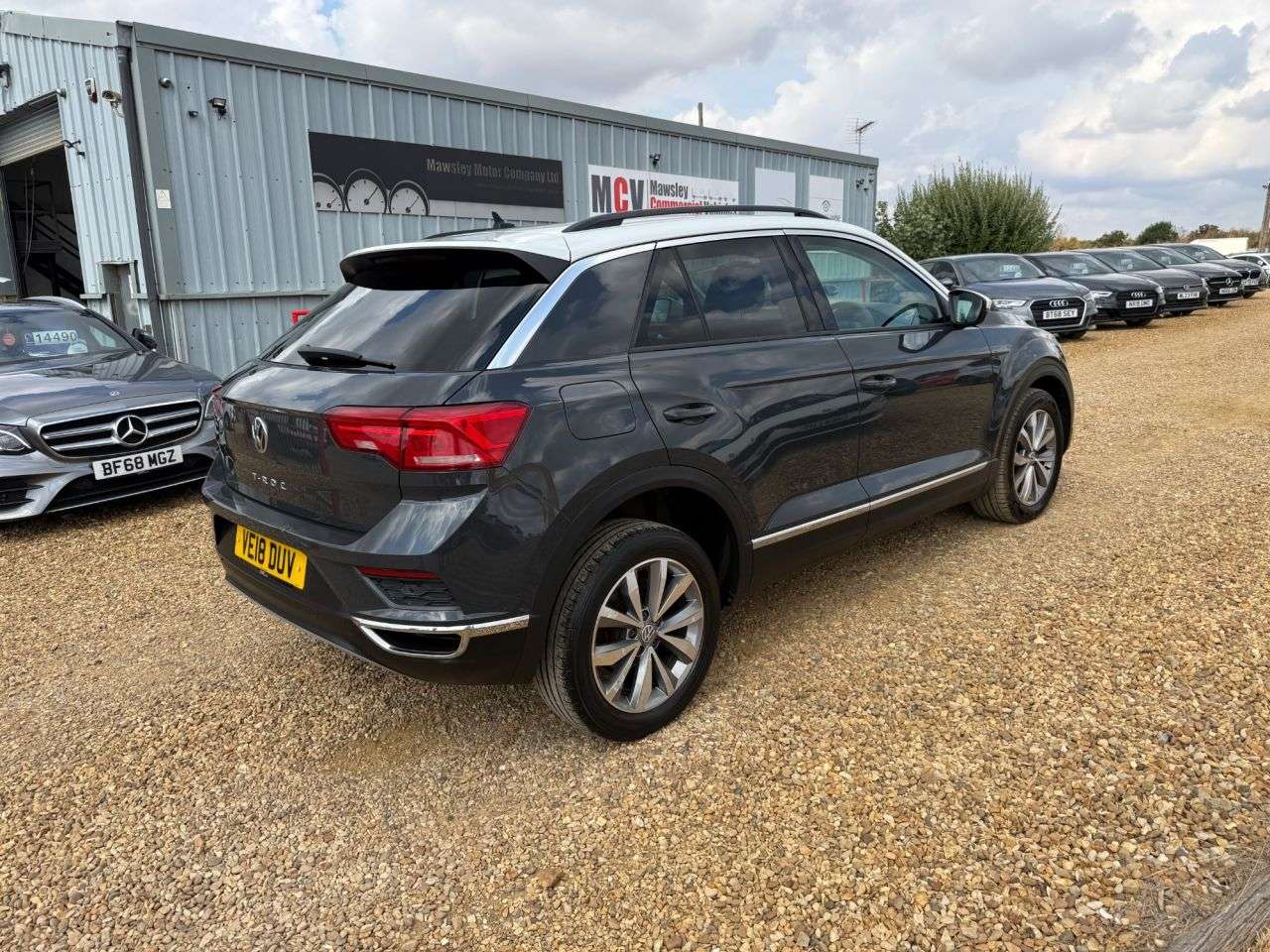 A 2018 VOLKSWAGEN T-ROC 1.0 TSI Design SUV 5dr Petrol Manual Euro 6 (s/s) (115 ps) A 2018 VOLKSWAGEN T-ROC 1.0 TSI Design SUV 5dr Petrol Manual Euro 6 (s/s) (115 ps)