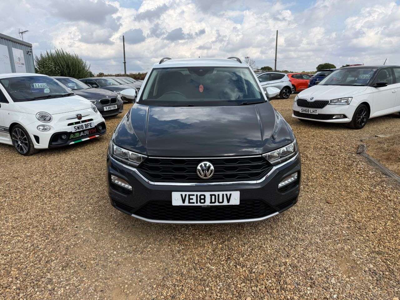 A 2018 VOLKSWAGEN T-ROC 1.0 TSI Design SUV 5dr Petrol Manual Euro 6 (s/s) (115 ps) A 2018 VOLKSWAGEN T-ROC 1.0 TSI Design SUV 5dr Petrol Manual Euro 6 (s/s) (115 ps)