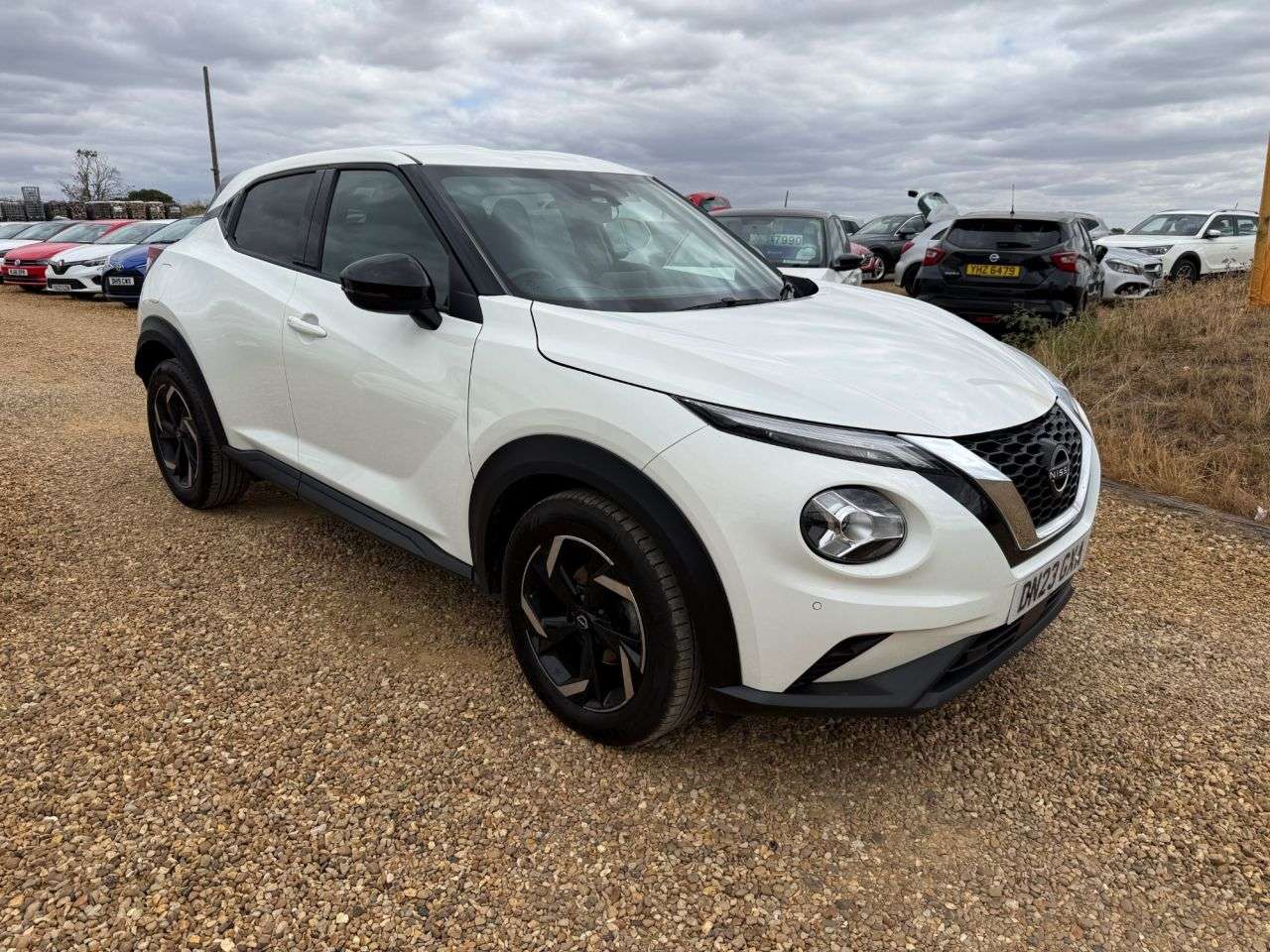 A 2023 NISSAN JUKE 1.0 DIG-T N-Connecta SUV 5dr Petrol Manual Euro 6 (s/s) (114 ps) A 2023 NISSAN JUKE 1.0 DIG-T N-Connecta SUV 5dr Petrol Manual Euro 6 (s/s) (114 ps)
