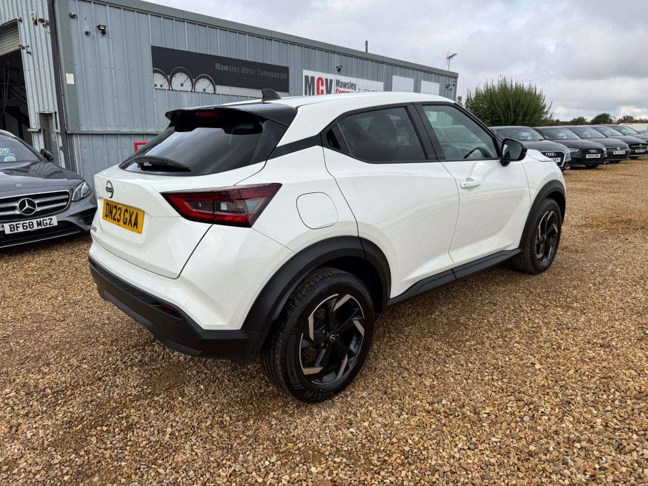 A 2023 NISSAN JUKE 1.0 DIG-T N-Connecta SUV 5dr Petrol Manual Euro 6 (s/s) (114 ps) A 2023 NISSAN JUKE 1.0 DIG-T N-Connecta SUV 5dr Petrol Manual Euro 6 (s/s) (114 ps)