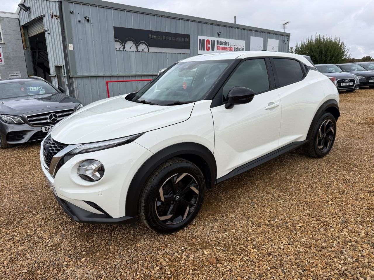 A 2023 NISSAN JUKE 1.0 DIG-T N-Connecta SUV 5dr Petrol Manual Euro 6 (s/s) (114 ps) A 2023 NISSAN JUKE 1.0 DIG-T N-Connecta SUV 5dr Petrol Manual Euro 6 (s/s) (114 ps)