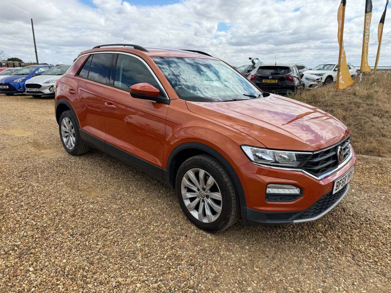 A 2018 VOLKSWAGEN T-ROC 1.5 TSI EVO SE SUV 5dr Petrol Manual Euro 6 (s/s) (150 ps) A 2018 VOLKSWAGEN T-ROC 1.5 TSI EVO SE SUV 5dr Petrol Manual Euro 6 (s/s) (150 ps)