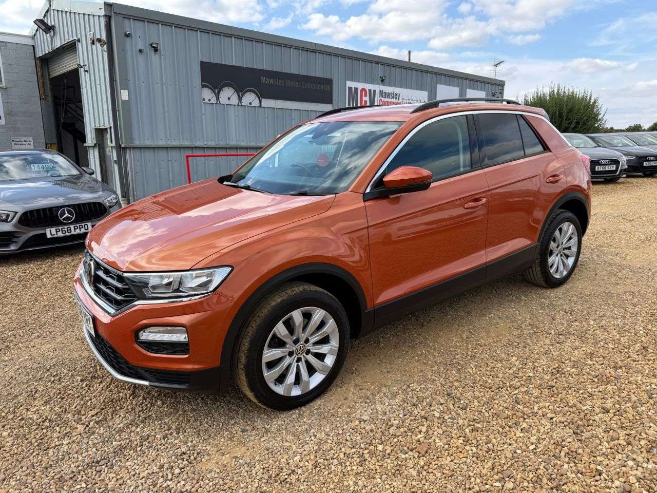 A 2018 VOLKSWAGEN T-ROC 1.5 TSI EVO SE SUV 5dr Petrol Manual Euro 6 (s/s) (150 ps) A 2018 VOLKSWAGEN T-ROC 1.5 TSI EVO SE SUV 5dr Petrol Manual Euro 6 (s/s) (150 ps)