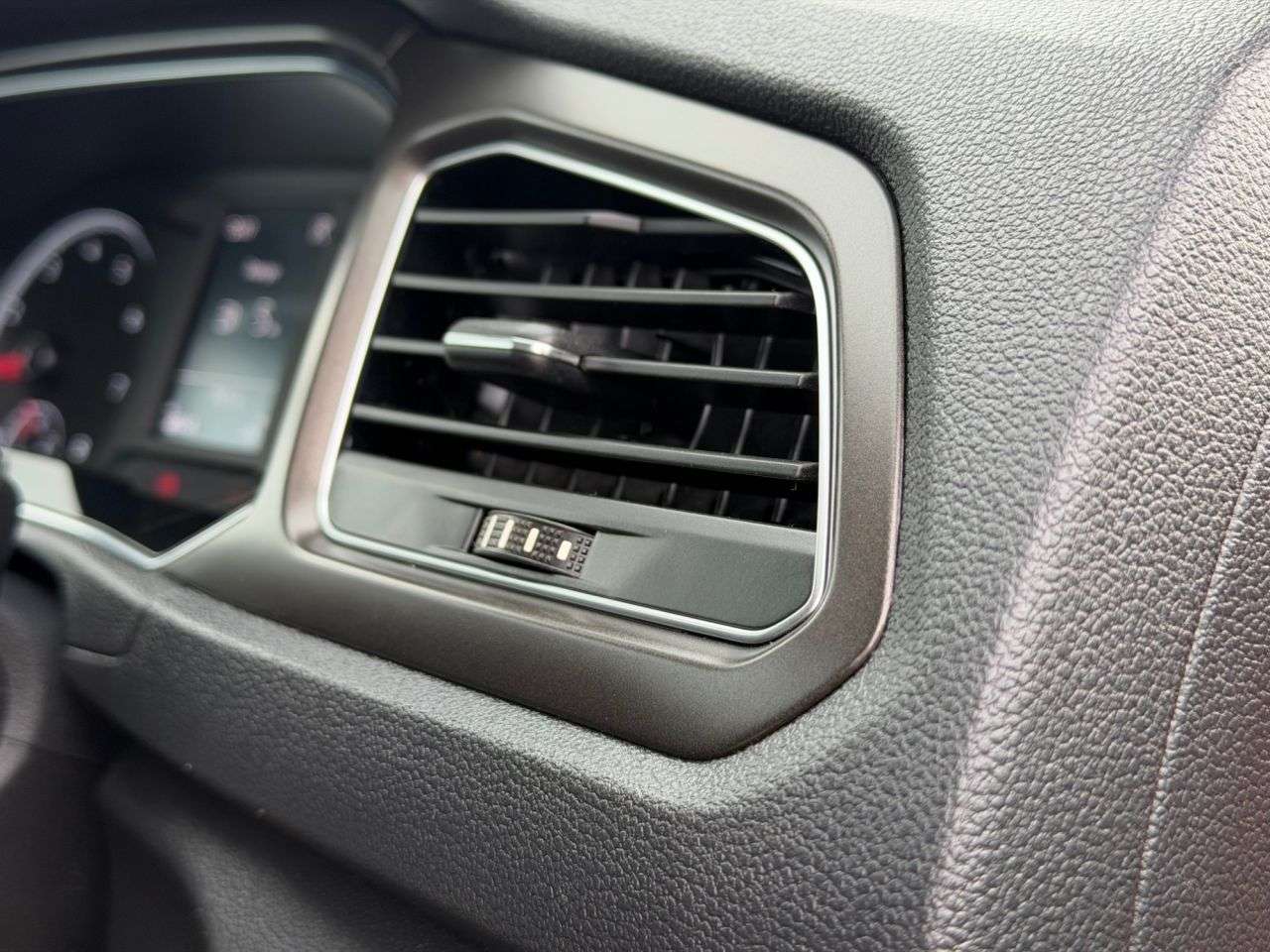 2018 VOLKSWAGEN T-ROC 2018 VOLKSWAGEN T-ROC