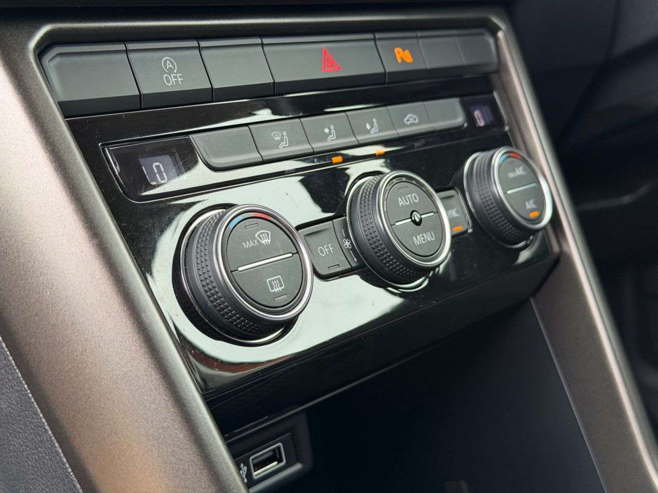 2018 VOLKSWAGEN T-ROC 2018 VOLKSWAGEN T-ROC