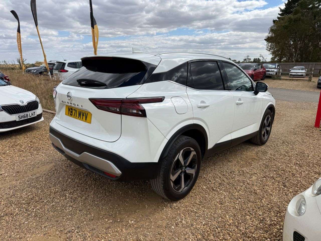 A 2021 NISSAN QASHQAI 1.3 DIG-T MHEV N-Connecta SUV 5dr Petrol Hybrid Manual Euro 6 (s/s) (140 ps A 2021 NISSAN QASHQAI 1.3 DIG-T MHEV N-Connecta SUV 5dr Petrol Hybrid Manual Euro 6 (s/s) (140 ps