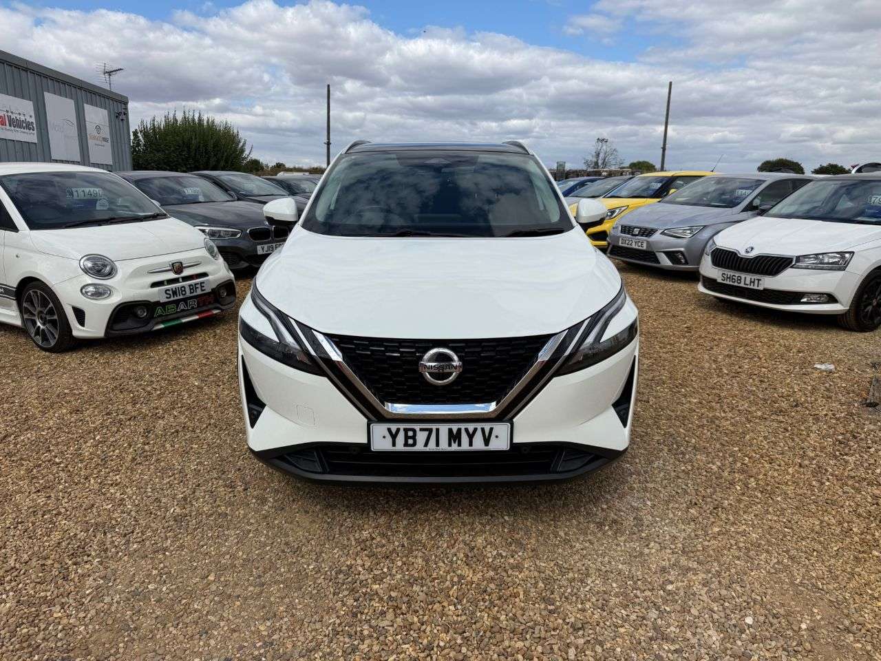 A 2021 NISSAN QASHQAI 1.3 DIG-T MHEV N-Connecta SUV 5dr Petrol Hybrid Manual Euro 6 (s/s) (140 ps A 2021 NISSAN QASHQAI 1.3 DIG-T MHEV N-Connecta SUV 5dr Petrol Hybrid Manual Euro 6 (s/s) (140 ps